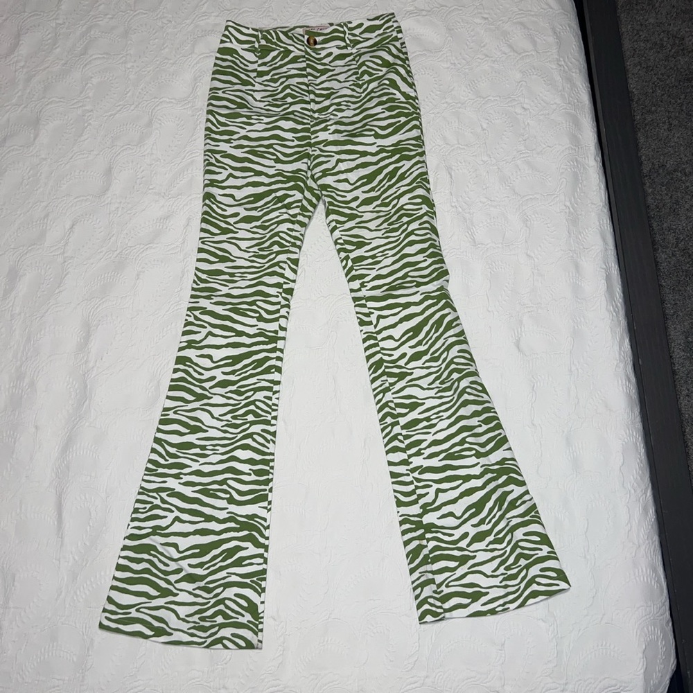 Verge girl zebra pants